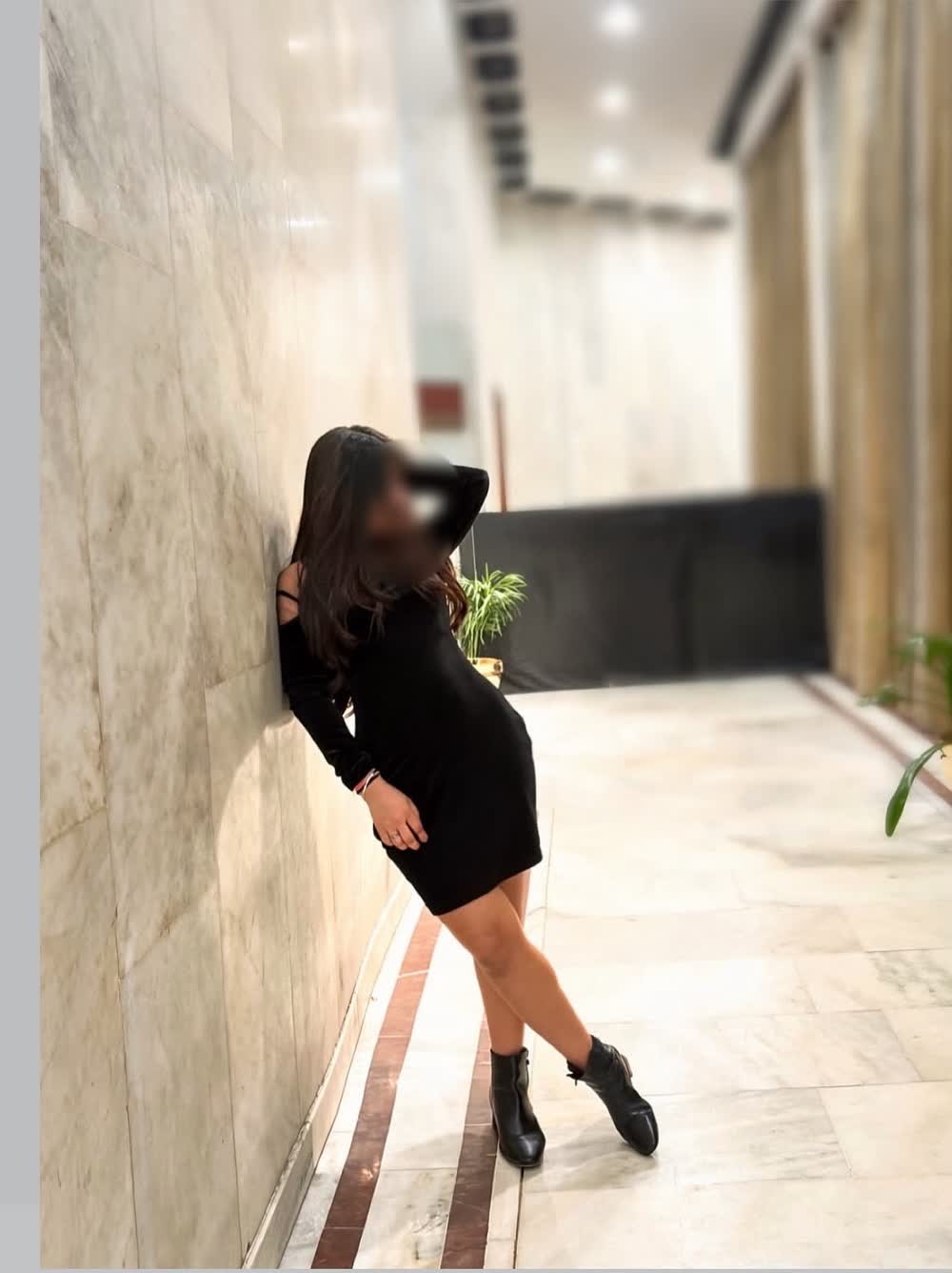 Brunnete escort in Bangalore